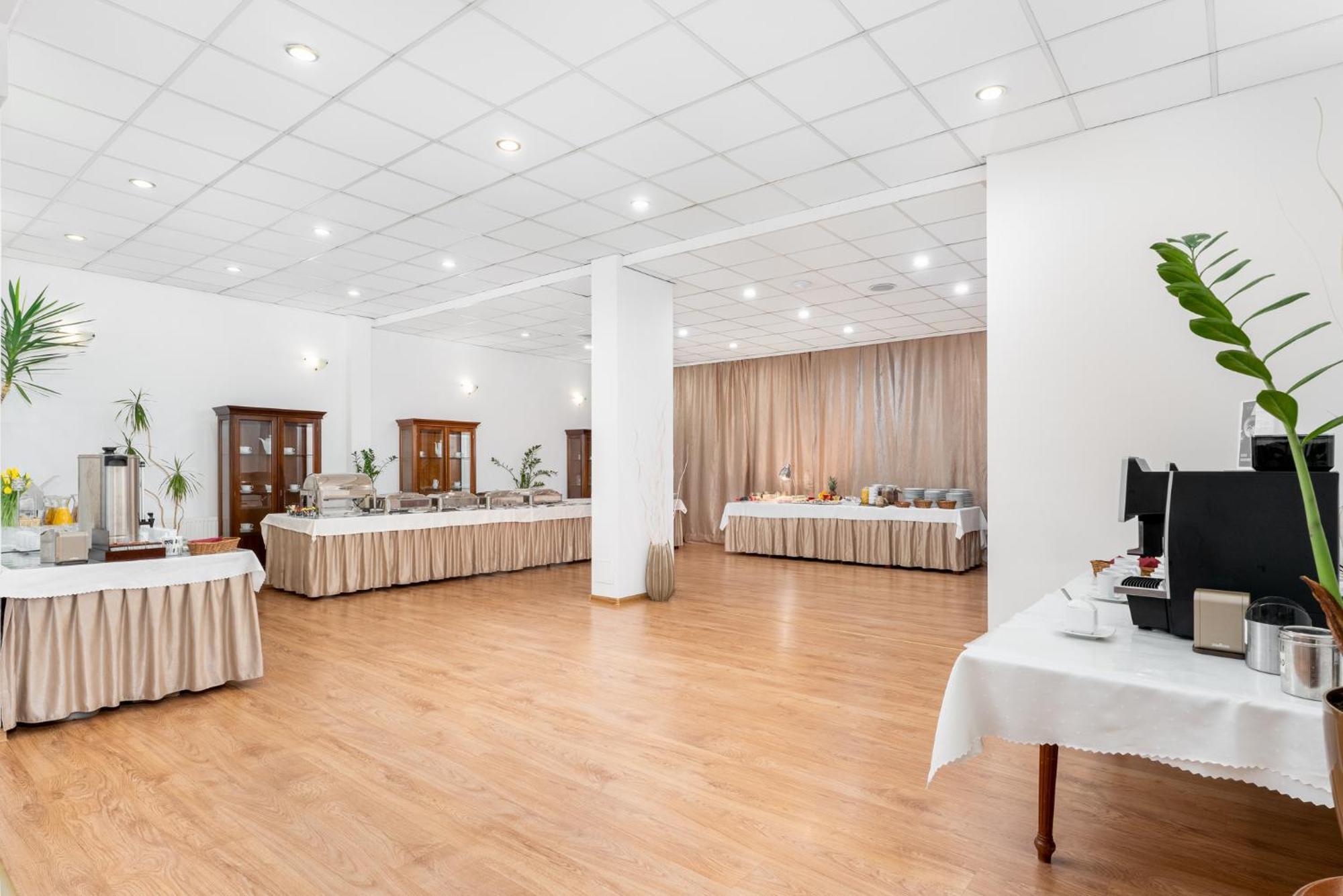 Hotel Artur Красков Екстериор снимка